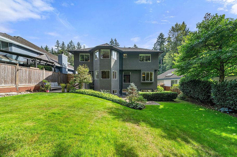 1617 Emerson Court North Vancouver, BC - 38