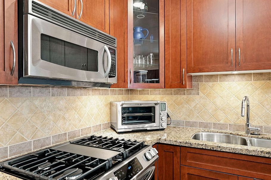 2425 Larch Street Vancouver, BC - 23
