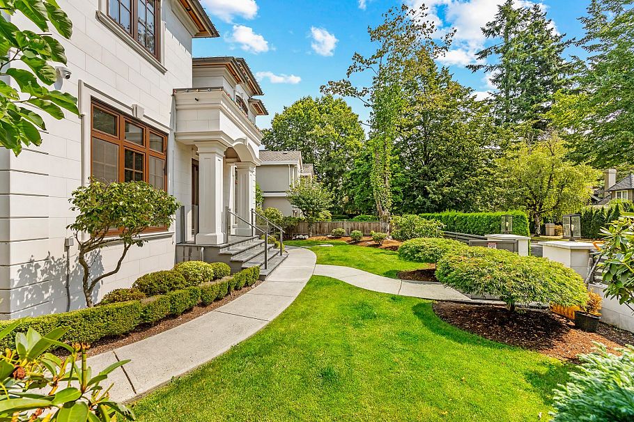 2867 W 44th Avenue Vancouver, BC - 38