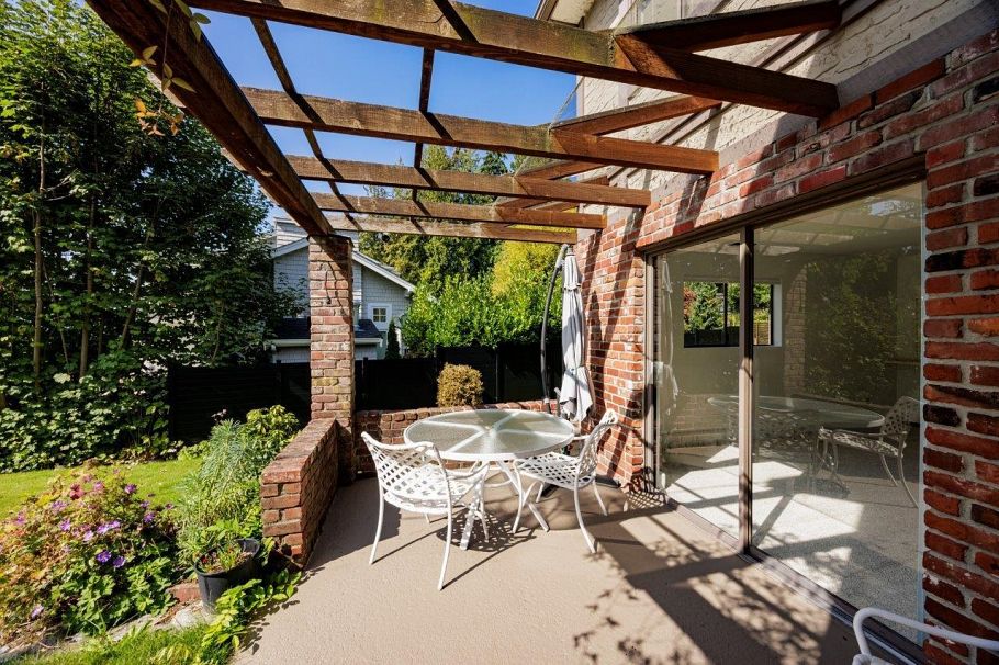 350 E Windsor Road North Vancouver, BC - 34