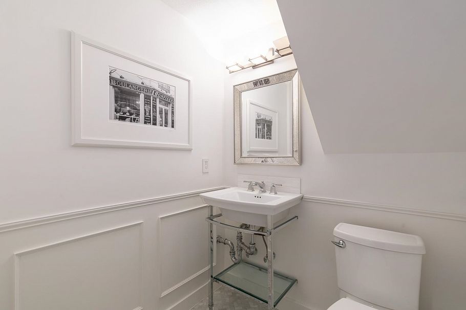 2546 W 2nd Avenue Vancouver, BC - 11