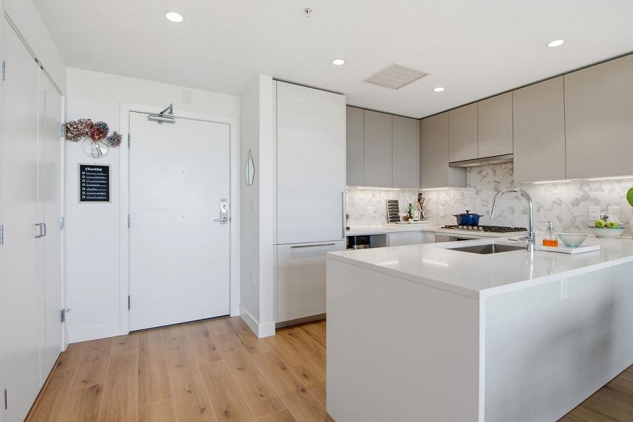 1304 8188 Fraser Street Vancouver, BC - 3