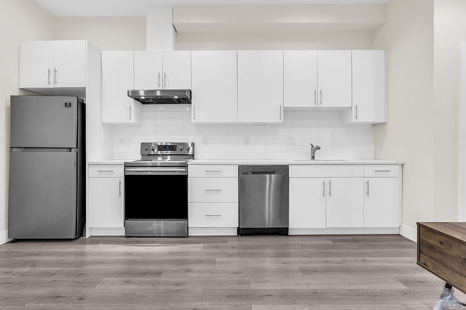409 W Keith Road North Vancouver, BC - 14