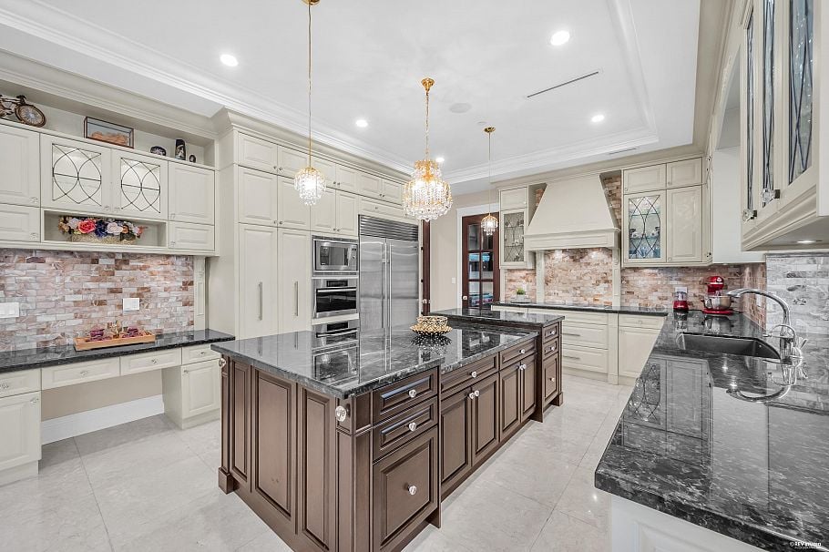 2769 W 49th Avenue Vancouver, BC - 13