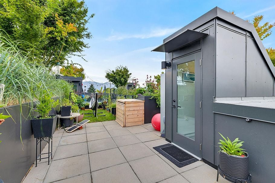 411 2520 Guelph Street Vancouver, BC - 26