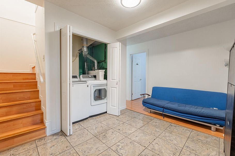 3681 Adanac Street Vancouver, BC - 10