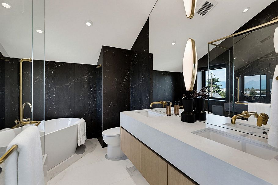 635 E 22nd Avenue Vancouver, BC - 20