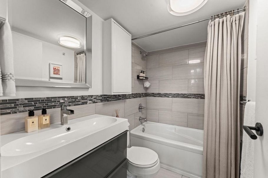 401 1 E Cordova Street Vancouver, BC - 20