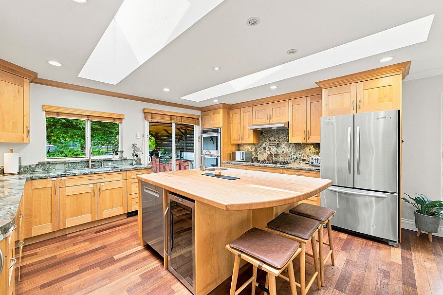 2360 Mackay Avenue North Vancouver, BC - 8