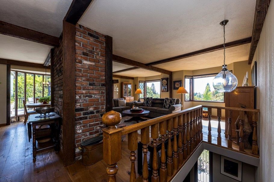 350 E Windsor Road North Vancouver, BC - 2