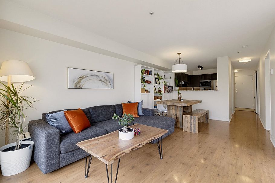 303 225 E 19th Avenue Vancouver, BC - 5