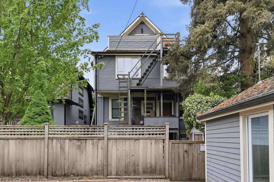 21 E 22nd Avenue Vancouver, BC - 8