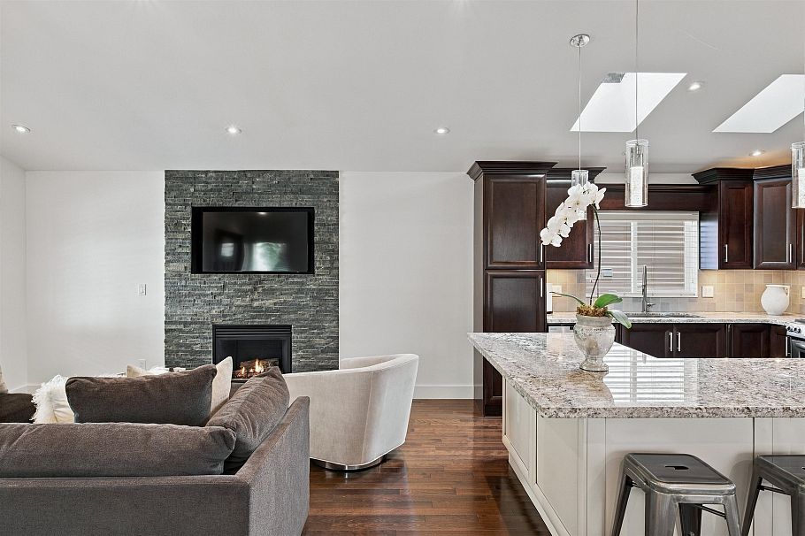 1153 Wellington Drive North Vancouver, BC - 5