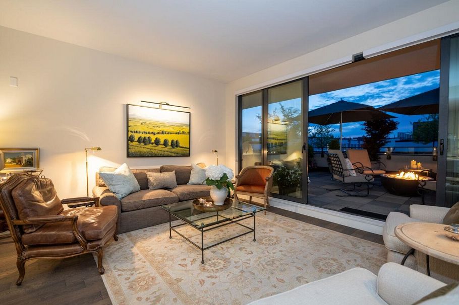 302 4427 Cambie Street Vancouver, BC - 3