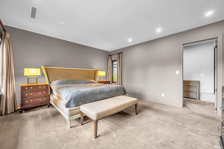 1112 W 38th Avenue Vancouver, BC - 21