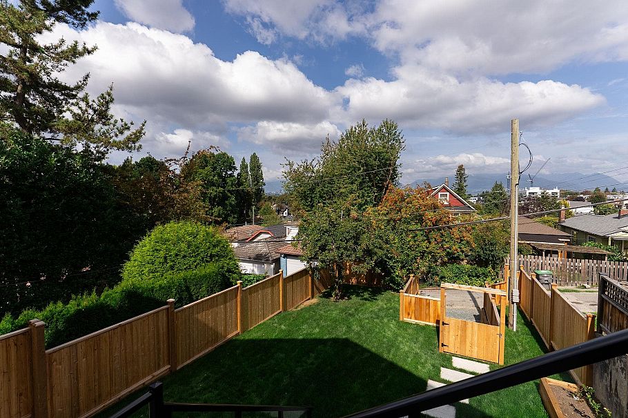 635 E 22nd Avenue Vancouver, BC - 33