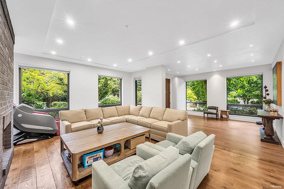 1112 W 38th Avenue Vancouver, BC - 6