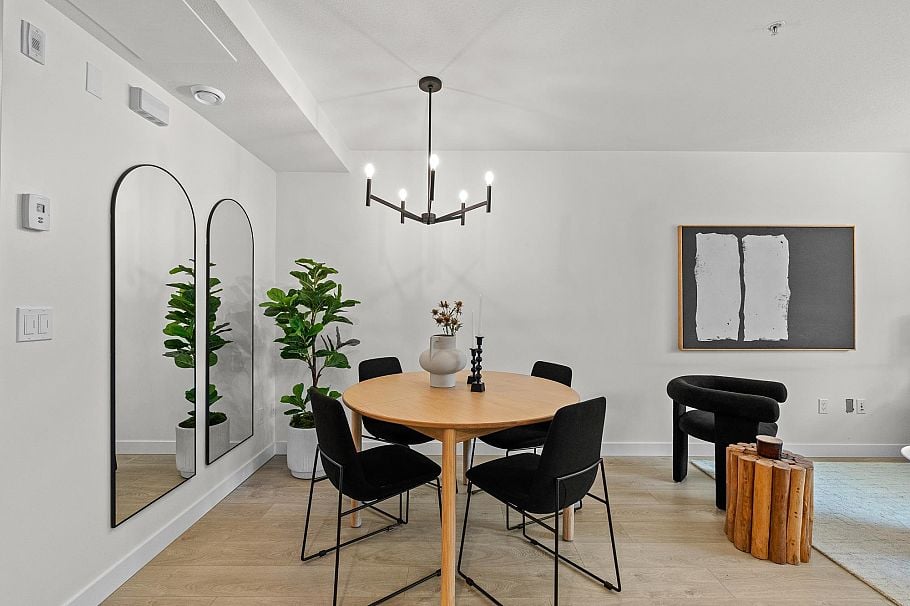TH3 108 E 8th Street North Vancouver, BC - 10