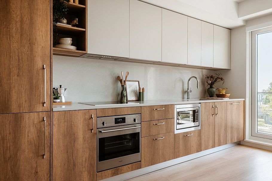 422 133 W 49th Avenue Vancouver, BC - 3