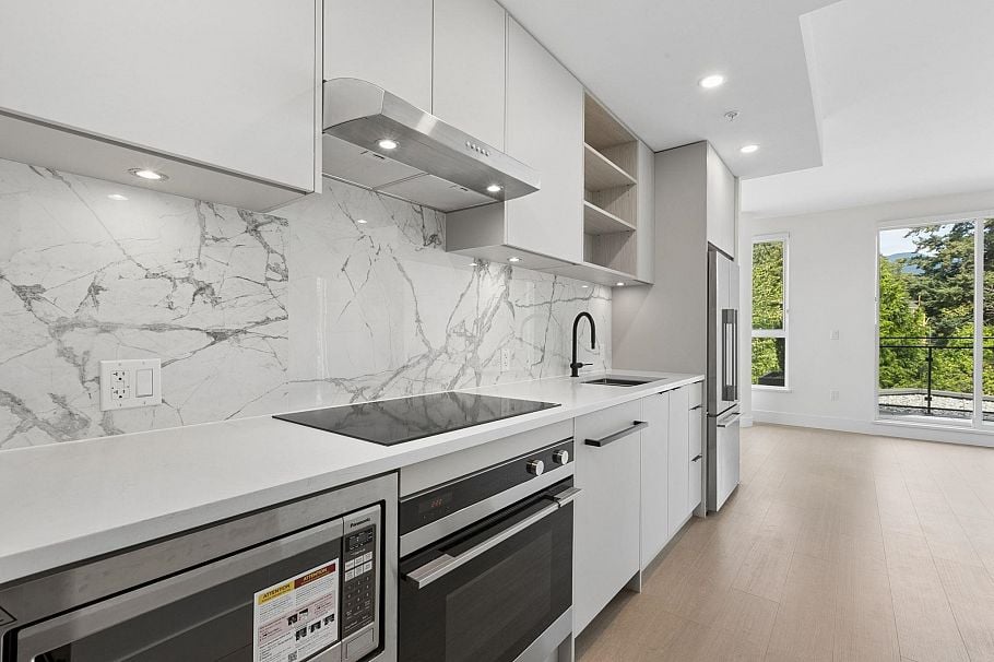 303 333 St. Davids Avenue North Vancouver, BC - 9