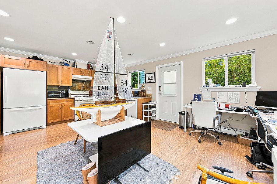 2360 Mackay Avenue North Vancouver, BC - 15