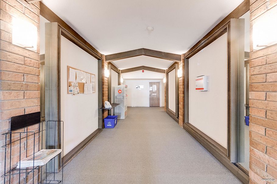 107 131 W 4th Street North Vancouver, BC - 24