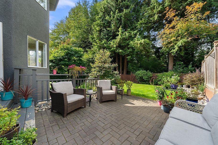 1617 Emerson Court North Vancouver, BC - 35