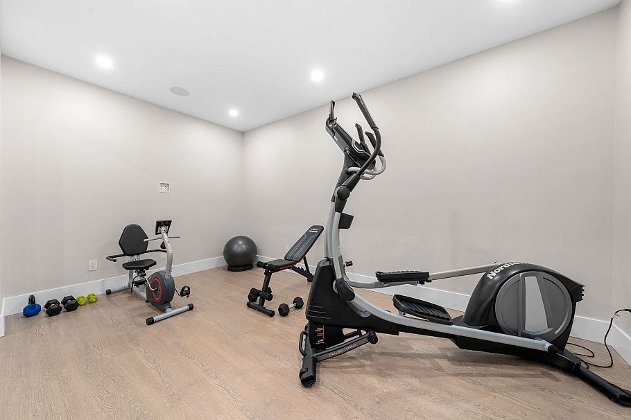 3980 Norwood Avenue North Vancouver, BC - 32