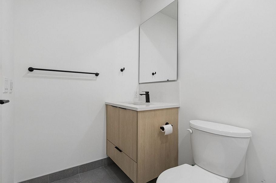 303 333 St. Davids Avenue North Vancouver, BC - 16