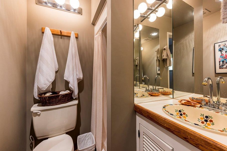 350 E Windsor Road North Vancouver, BC - 27