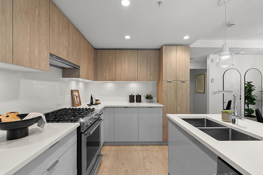 TH3 108 E 8th Street North Vancouver, BC - 8