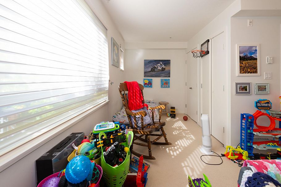 1088 W 7th Avenue Vancouver, BC - 20