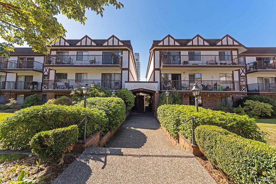 107 131 W 4th Street North Vancouver, BC - 1