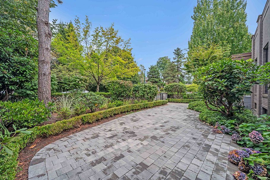 1112 W 38th Avenue Vancouver, BC - 34