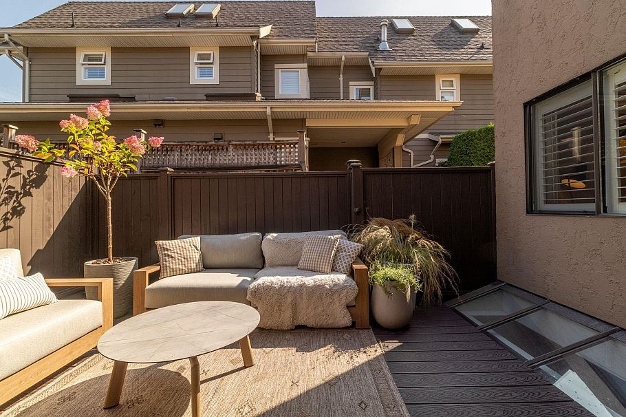 3 226 E 10th Street North Vancouver, BC - 22