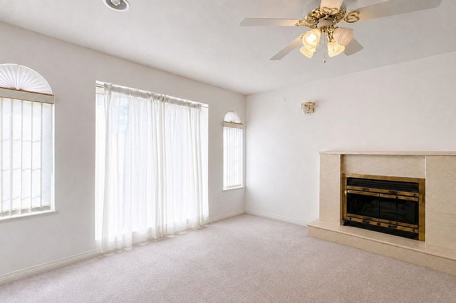 3211 Queens Avenue Vancouver, BC - 2