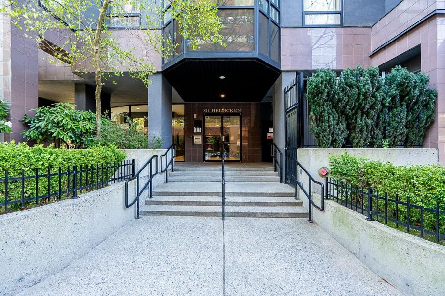 403 811 Helmcken Street Vancouver, BC - 35
