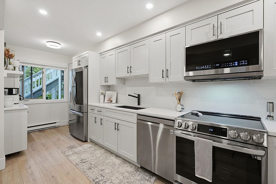 102 1538 Bowser Avenue North Vancouver, BC - 20