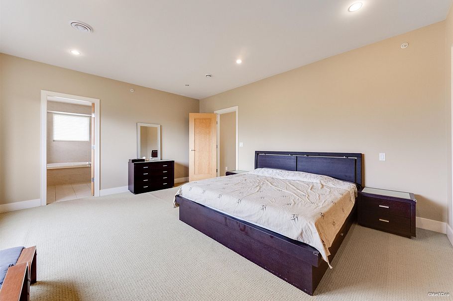 2266 W 20th Avenue Vancouver, BC - 17