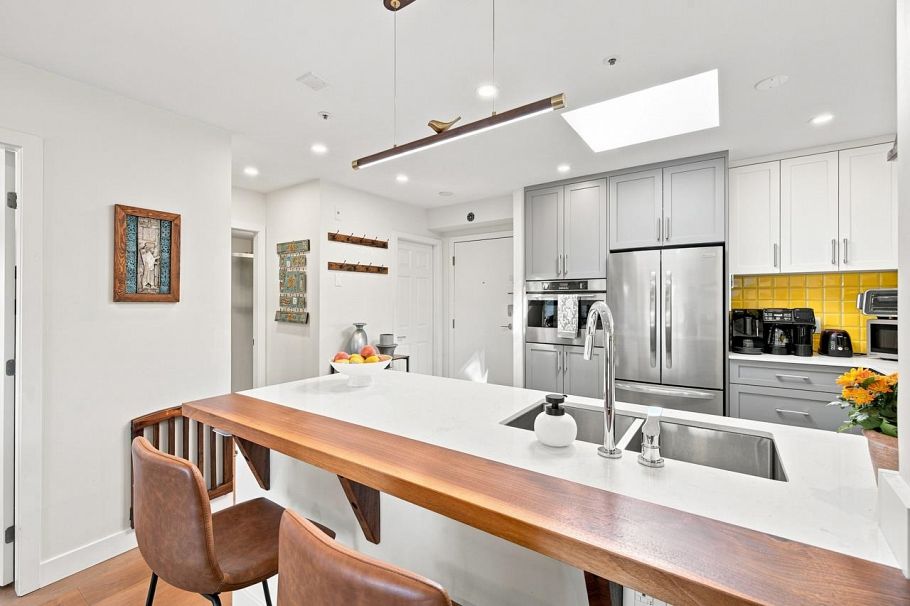412 3480 Main Street Vancouver, BC - 4