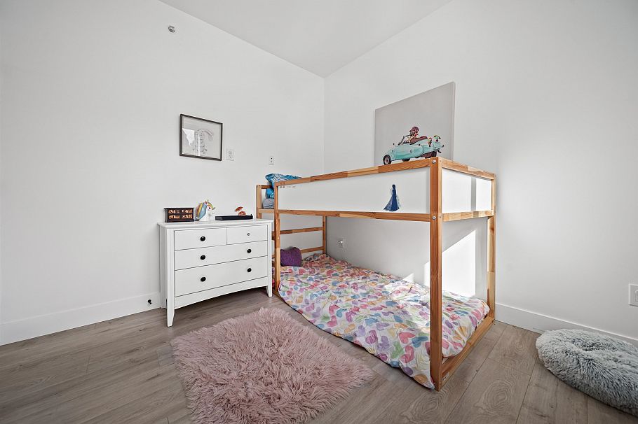 1131 E 23rd Avenue Vancouver, BC - 25