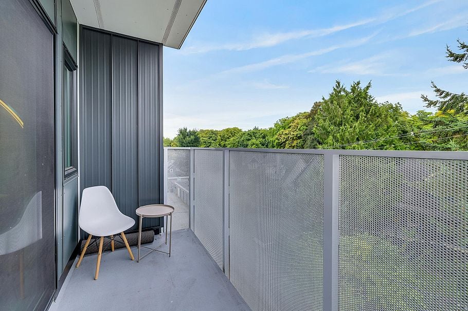 411 2520 Guelph Street Vancouver, BC - 21
