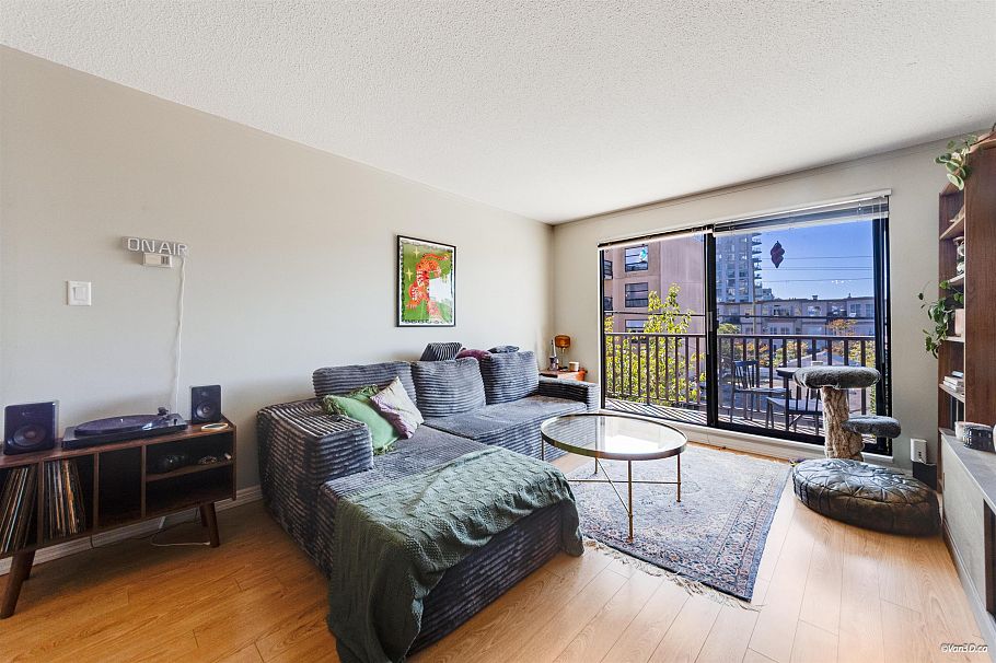 107 131 W 4th Street North Vancouver, BC - 16