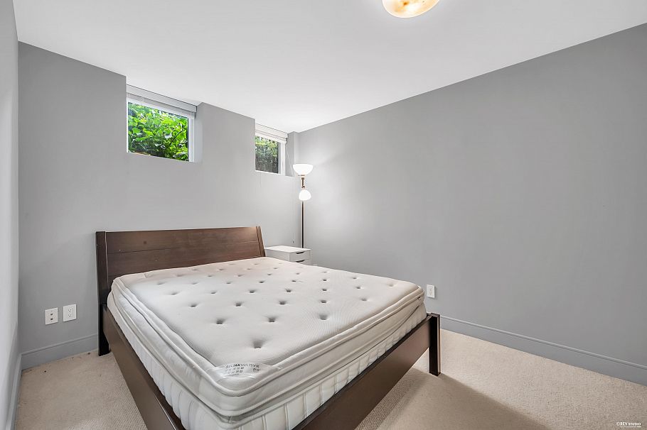 1112 W 38th Avenue Vancouver, BC - 33