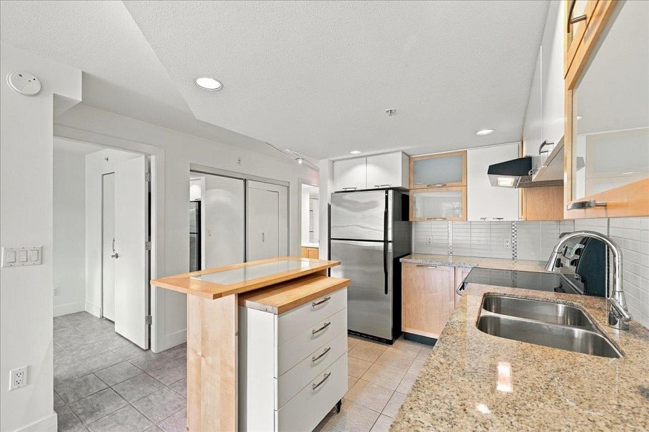 403 2137 W 10th Avenue Vancouver, BC - 12