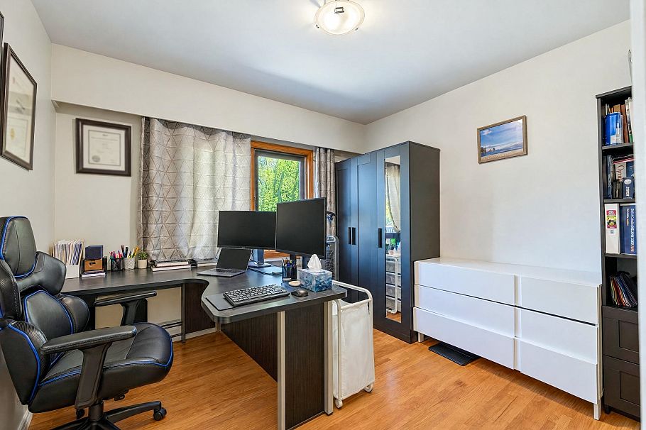 430 W Kings Road North Vancouver, BC - 12