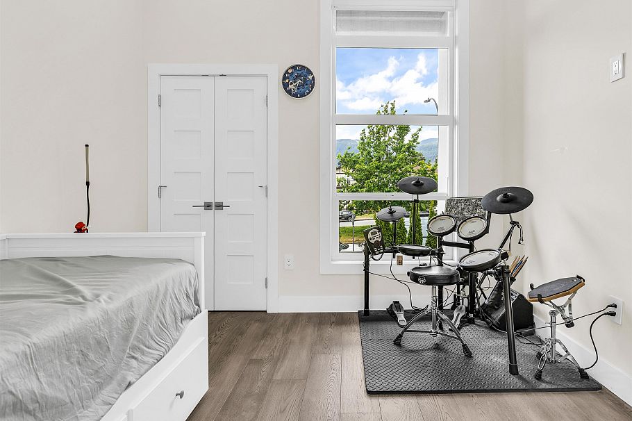409 W Keith Road North Vancouver, BC - 7