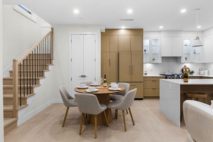 1 2211 Mannering Avenue Vancouver, BC - 8
