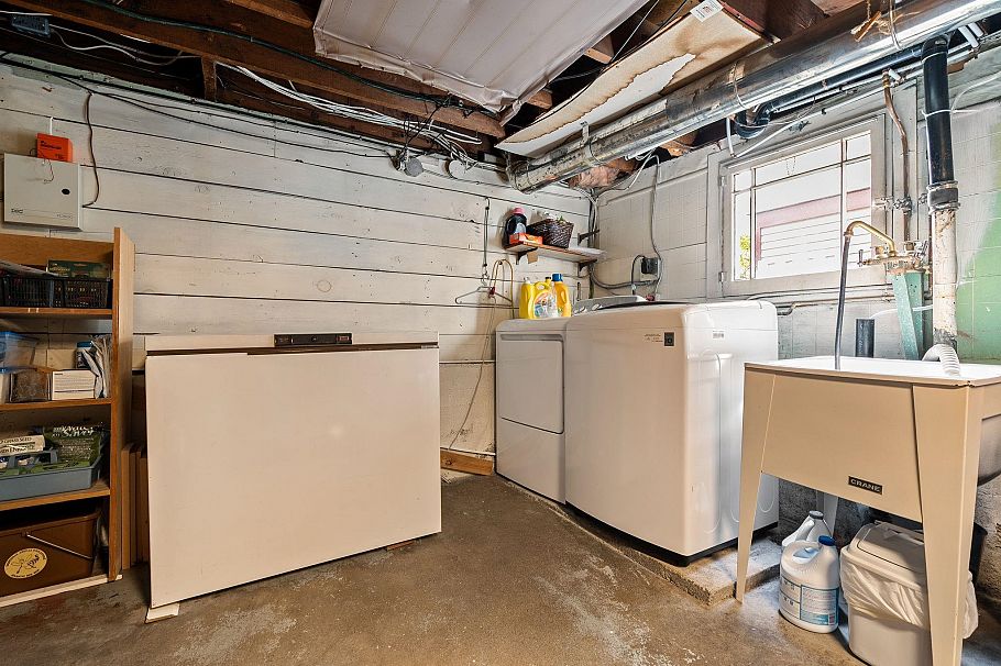 3692 W 19th Avenue Vancouver, BC - 26