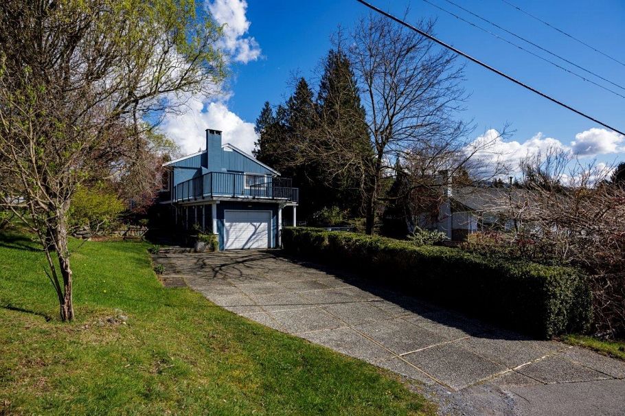 2094 Viewlynn Drive North Vancouver, BC - 39